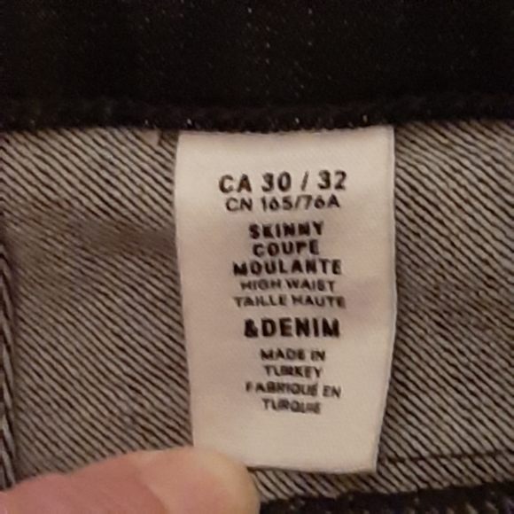 New H&M Premium Freefit® Skinny Jeans - Picture 8 of 11